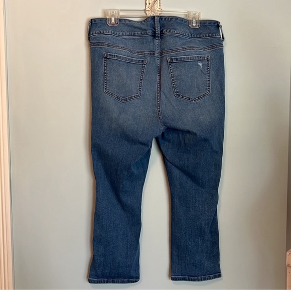 Torrid Cropped Jeans - Picture 2 of 2